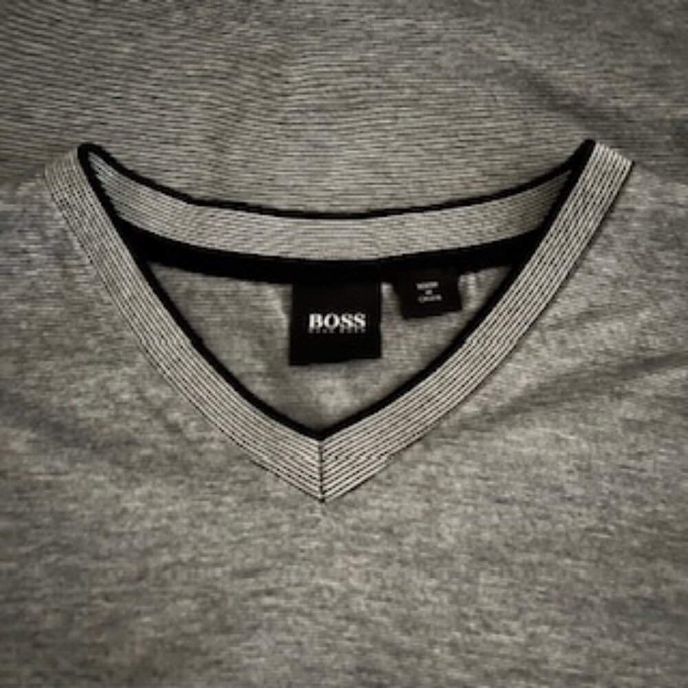 Boss- Hugo Boss Black Label  V-Neck T-shirt.   XXL, 100% cotton